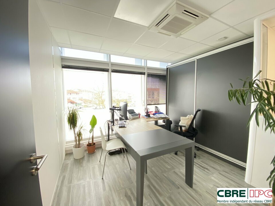 CBRE IPC Immobilier d'entreprise VENTE Bureau  ANGLET 8151FD