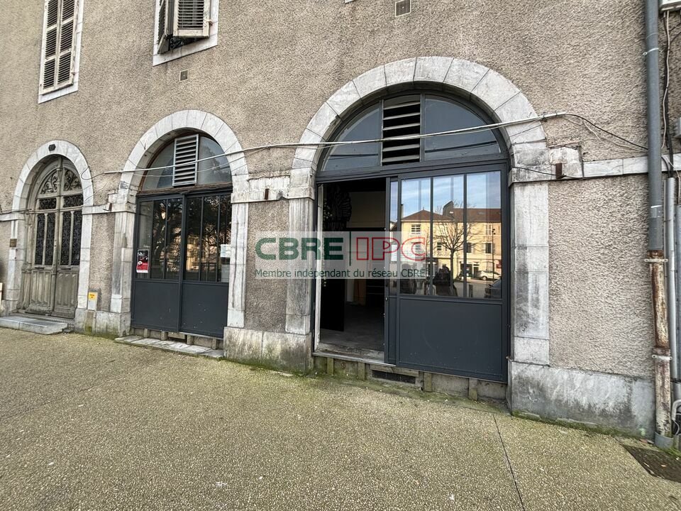 CBRE IPC Immobilier d'entreprise VENTE Local commercial  PAU 8199JF