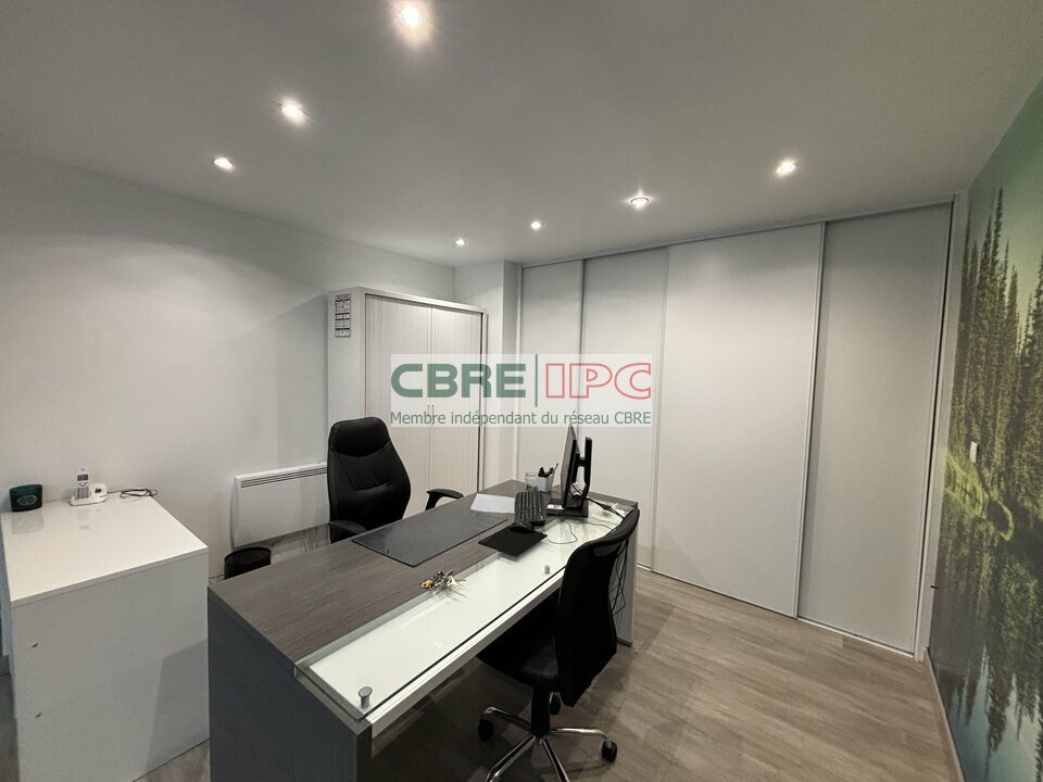 CBRE IPC Immobilier d'entreprise LOCATION Local commercial PAU 8207FL