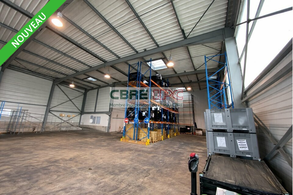 CBRE IPC Immobilier d'entreprise VENTE Local d'activités  PAU 8245FL