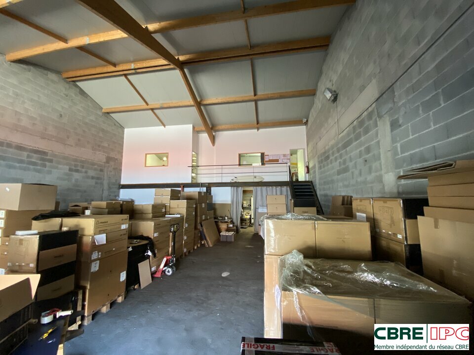 CBRE IPC Immobilier d'entreprise LOCATION Local d'activités USTARITZ 7499PC/EL