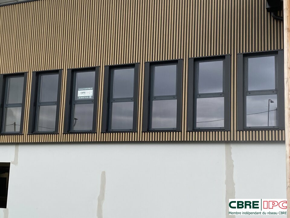 CBRE IPC Immobilier d'entreprise LOCATION Local commercial DAX 7635YA8