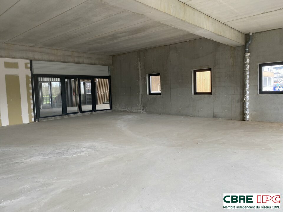 CBRE IPC Immobilier d'entreprise LOCATION Local commercial DAX 7635YA8