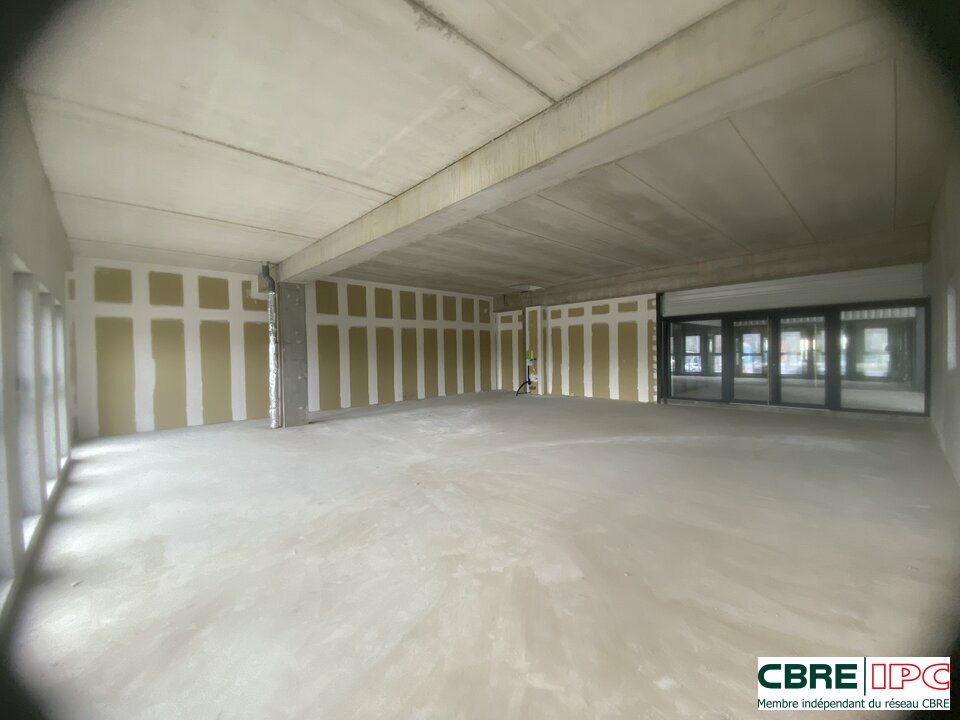 CBRE IPC Immobilier d'entreprise LOCATION Local commercial DAX 7635YA8