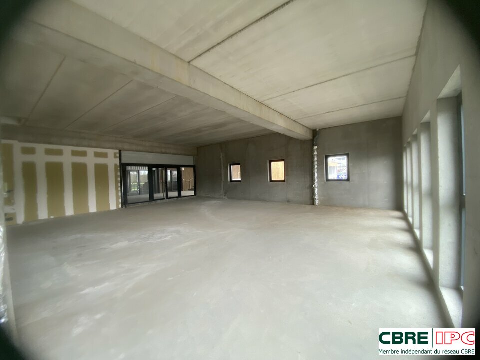 CBRE IPC Immobilier d'entreprise LOCATION Local commercial DAX 7635YA8