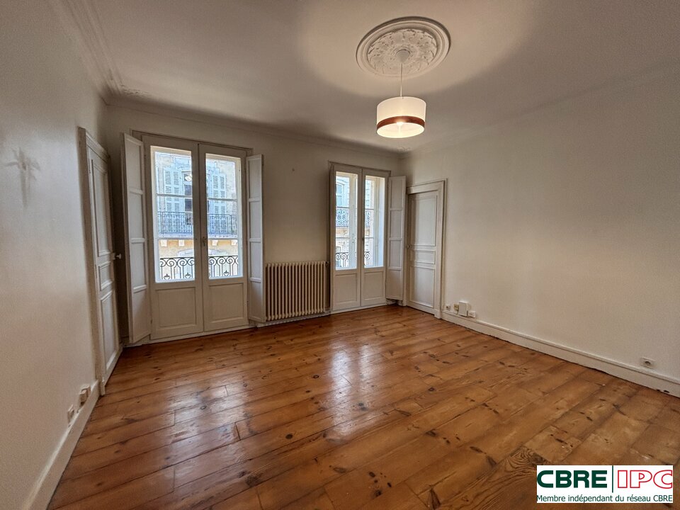 CBRE IPC Immobilier d'entreprise LOCATION Bureau  PAU 7687FL/JF