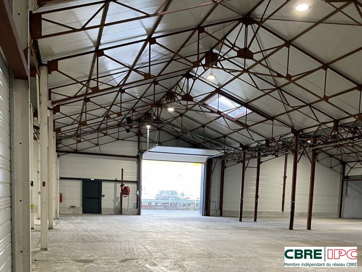 CBRE IPC Immobilier d'entreprise LOCATION Local d'activités  ANGLET 7837SD/PC