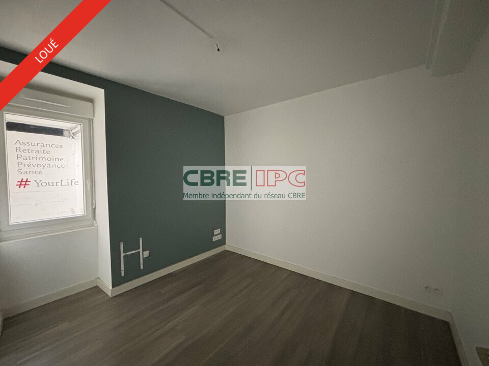 CBRE IPC Immobilier d'entreprise LOCATION Local commercial PAU 8238JF