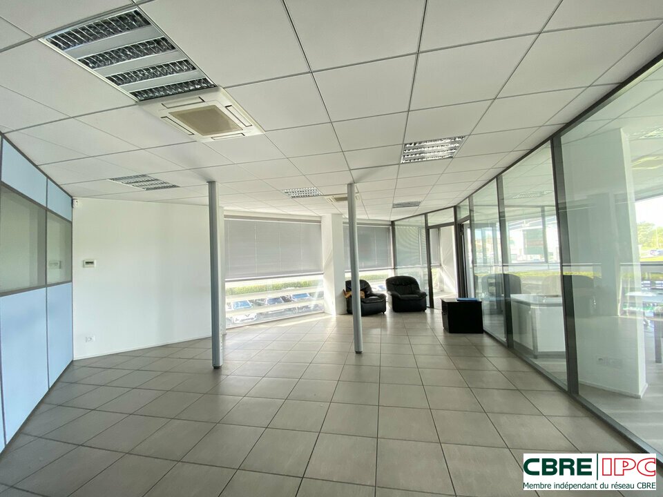 CBRE IPC Immobilier d'entreprise VENTE Bureau ANGLET 8249FD