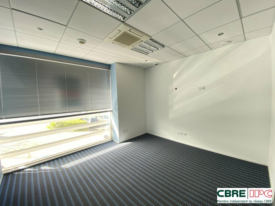 CBRE IPC Immobilier d'entreprise VENTE Bureau ANGLET 8249FD