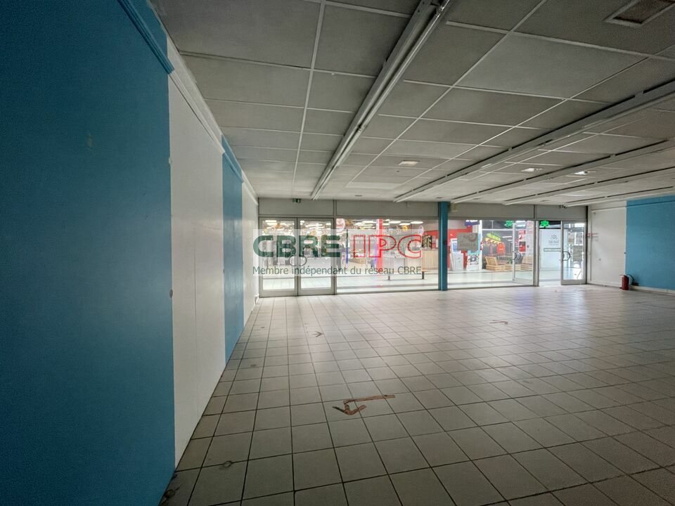 CBRE IPC Immobilier d'entreprise LOCATION Local commercial PAU 8316JF