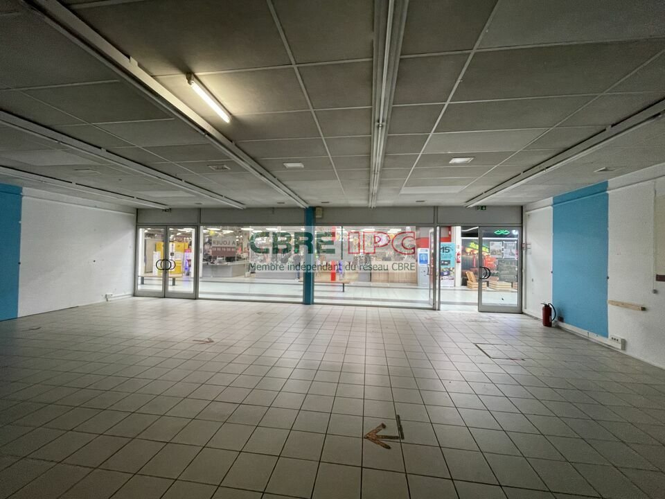 CBRE IPC Immobilier d'entreprise LOCATION Local commercial PAU 8316JF