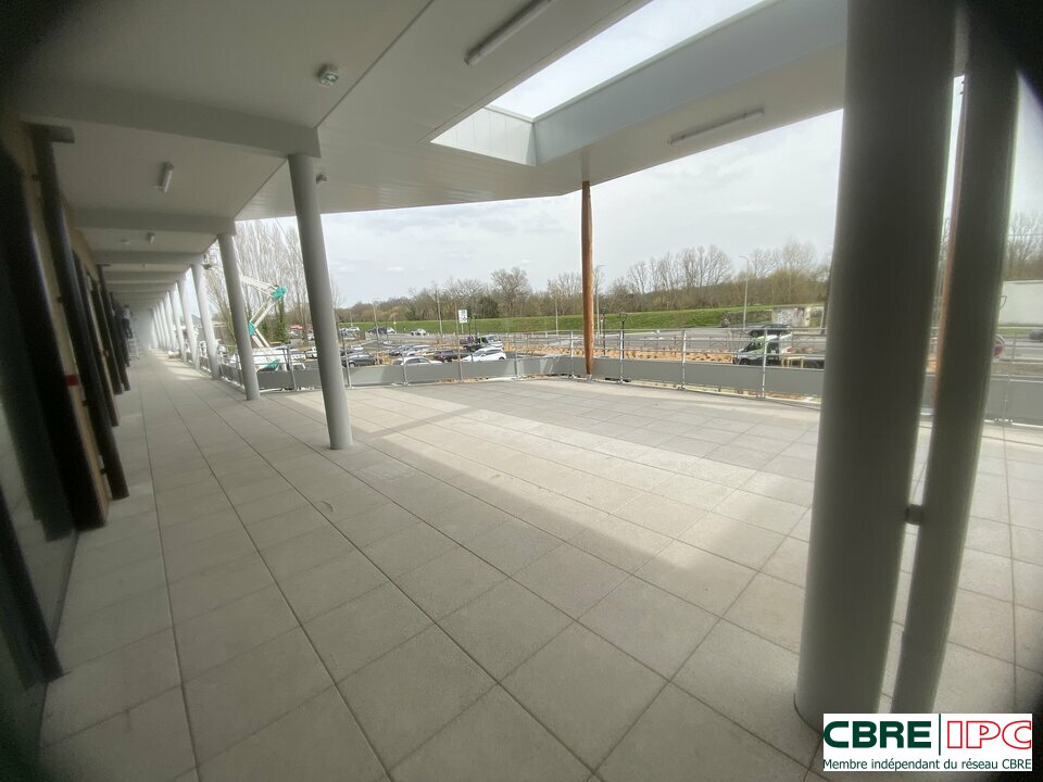 CBRE IPC Immobilier d'entreprise LOCATION Local commercial DAX 7635YA4
