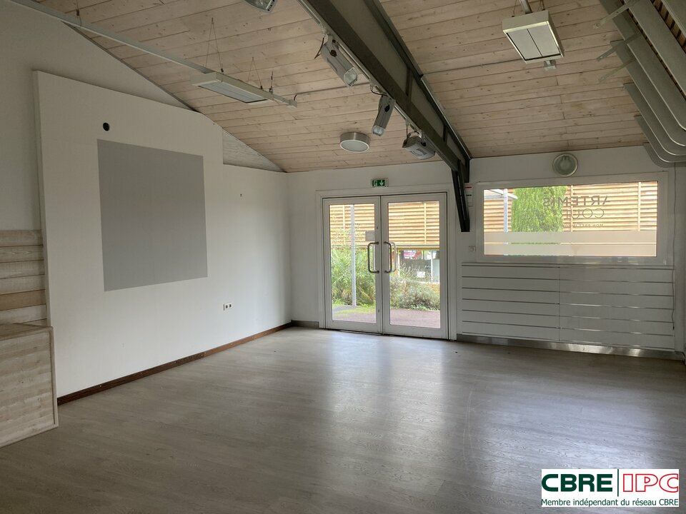 CBRE IPC Immobilier d'entreprise LOCATION Bureau SAINT-PAUL-LÈS-DAX 8203YA3