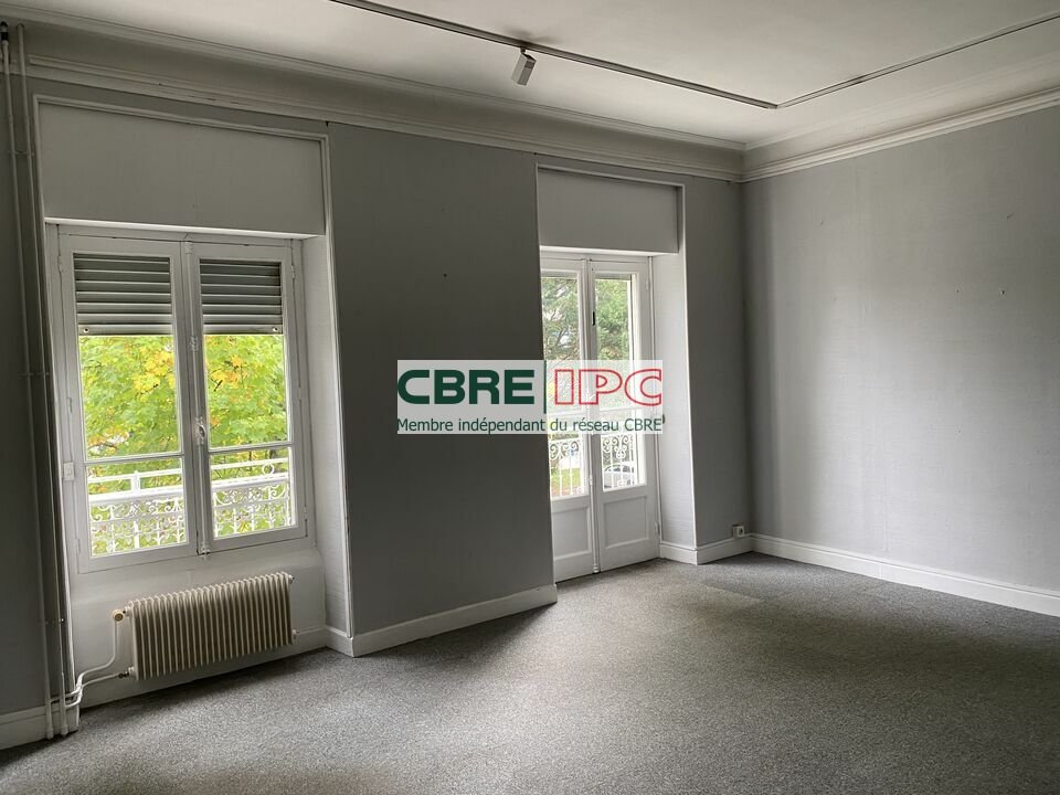 CBRE IPC Immobilier d'entreprise VENTE Bureau PAU 8213FL