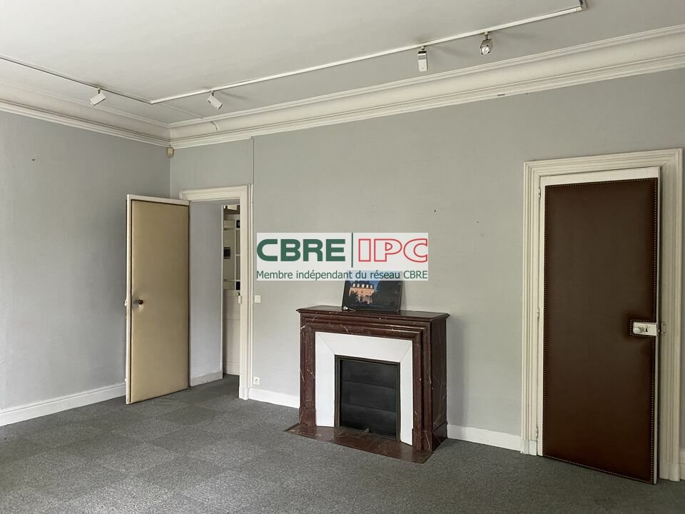 CBRE IPC Immobilier d'entreprise VENTE Bureau PAU 8213FL