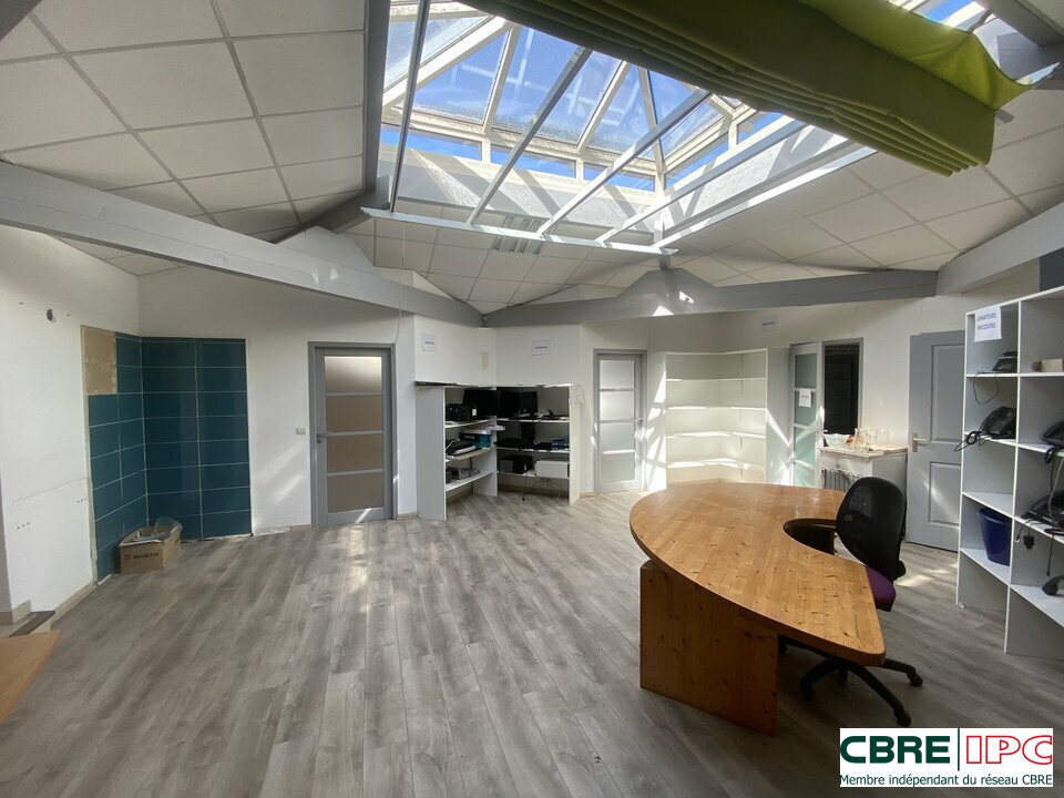 CBRE IPC Immobilier d'entreprise VENTE Local commercial  MONT DE MARSAN 8251YA