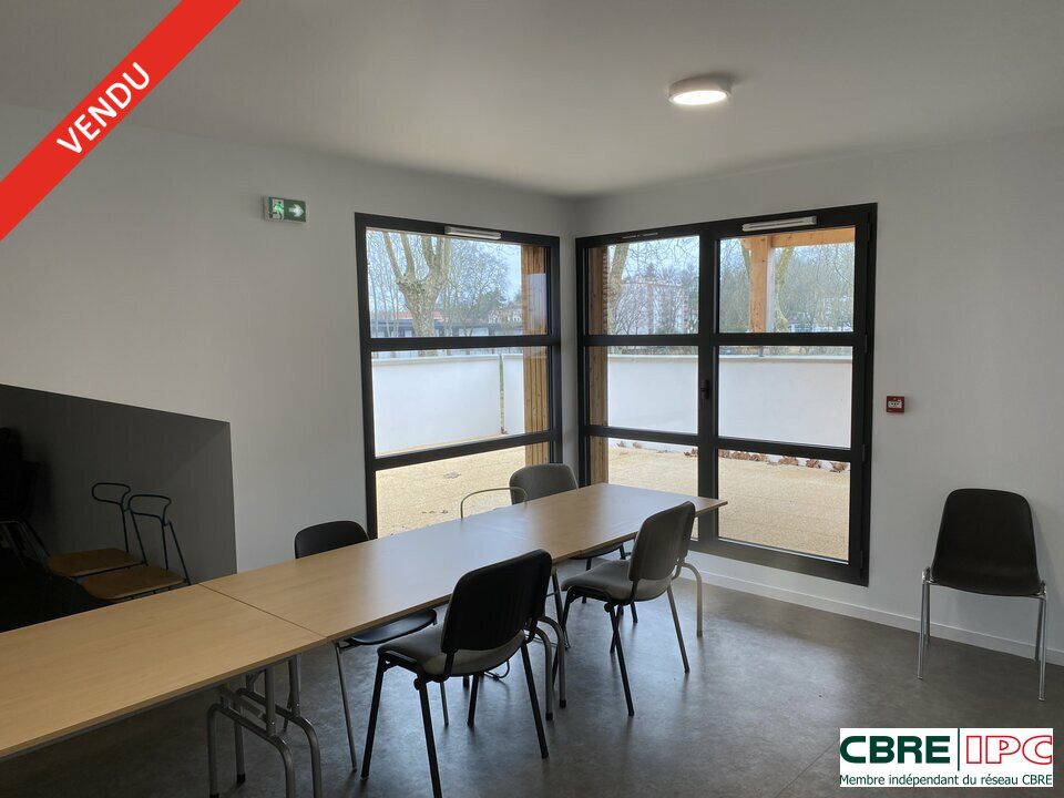 CBRE IPC Immobilier d'entreprise VENTE Bureau  DAX 8265YA