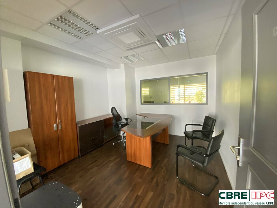 CBRE IPC Immobilier d'entreprise LOCATION Bureau ANGLET 8277FD