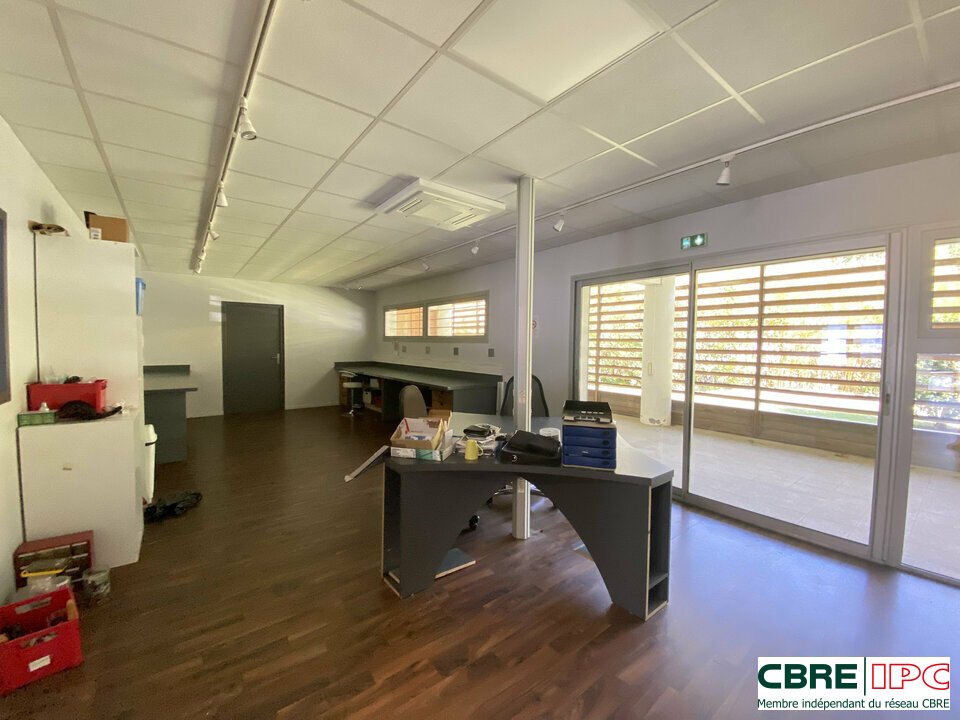 CBRE IPC Immobilier d'entreprise LOCATION Bureau ANGLET 8277FD