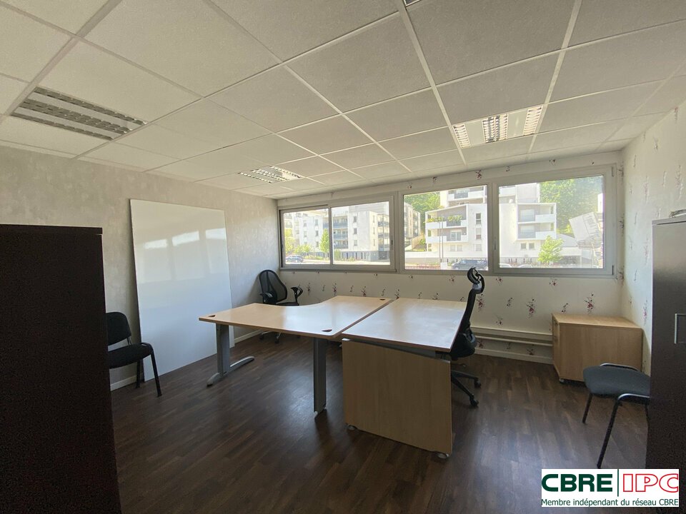 CBRE IPC Immobilier d'entreprise LOCATION Bureau ANGLET 8277FD