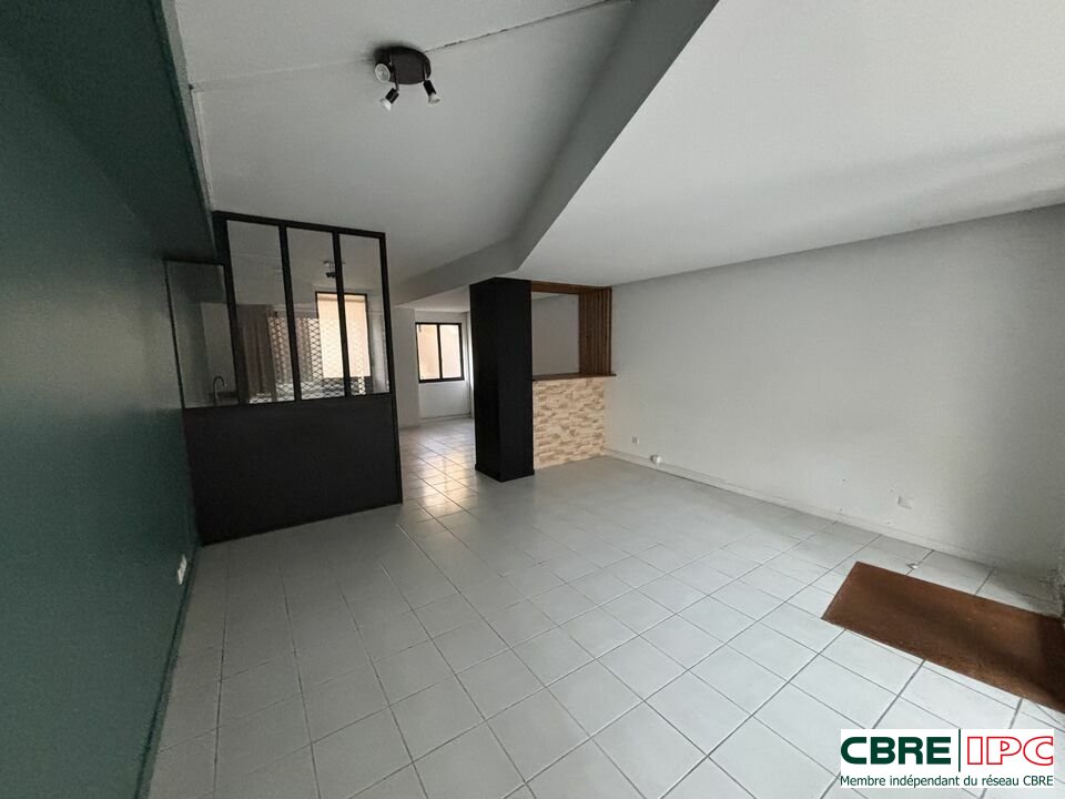 CBRE IPC Immobilier d'entreprise VENTE Local commercial  PAU 8282FL/JF