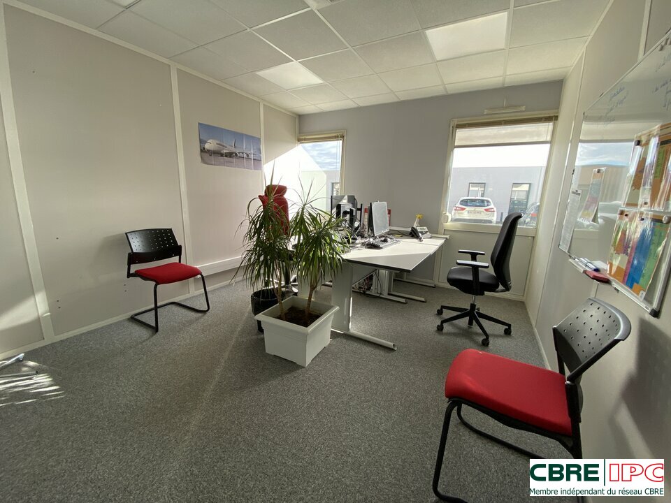 CBRE IPC Immobilier d'entreprise LOCATION Bureau  SAINT-PAUL-LÈS-DAX 8288YA