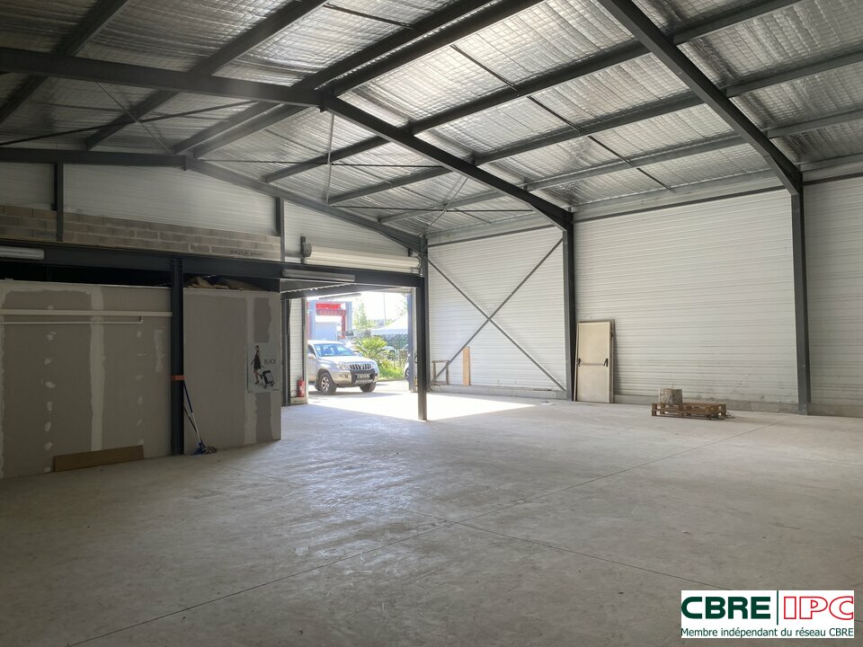 CBRE IPC Immobilier d'entreprise LOCATION Local d'activités  CASTETS 8294YA