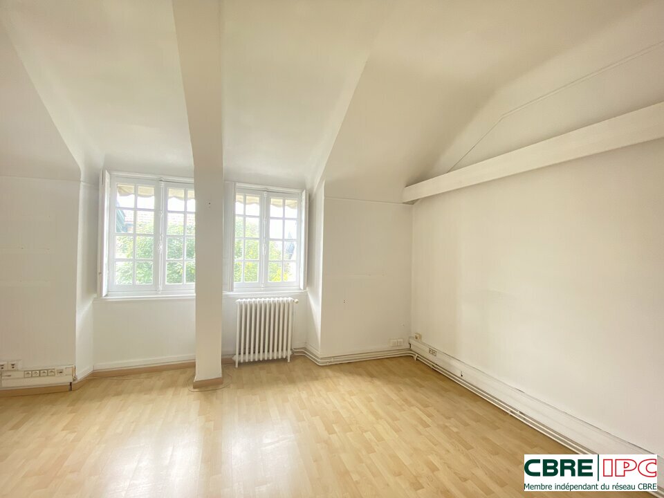 CBRE IPC Immobilier d'entreprise LOCATION Bureau BAYONNE 8335FD