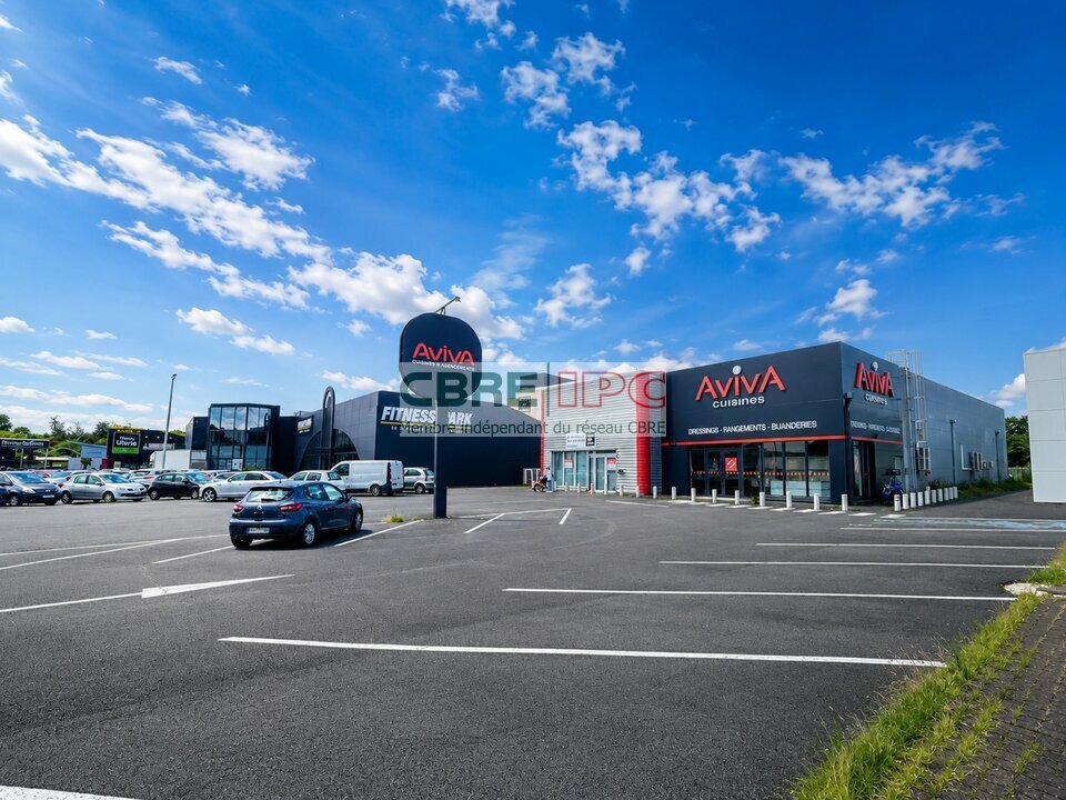 CBRE IPC Immobilier d'entreprise LOCATION Local commercial  LONS 7938FL/JF
