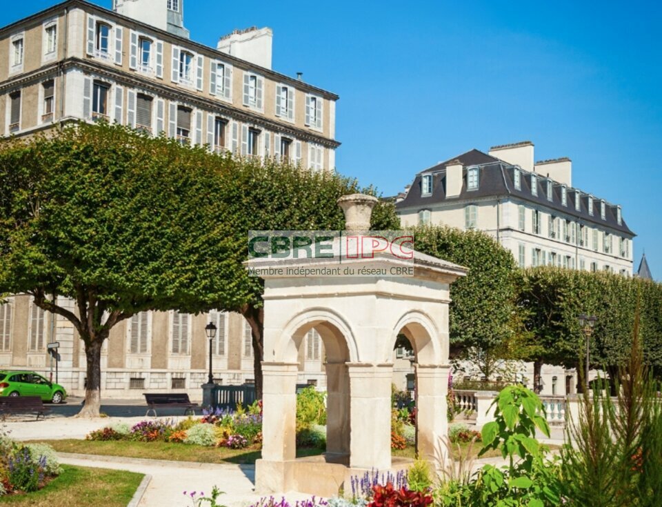 CBRE IPC Immobilier d'entreprise VENTE Local commercial  PAU 8307JF