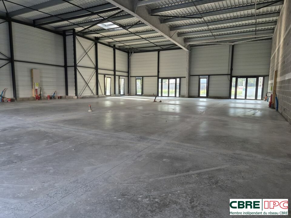 CBRE IPC Immobilier d'entreprise LOCATION Local d'activités  PAU 8333FL