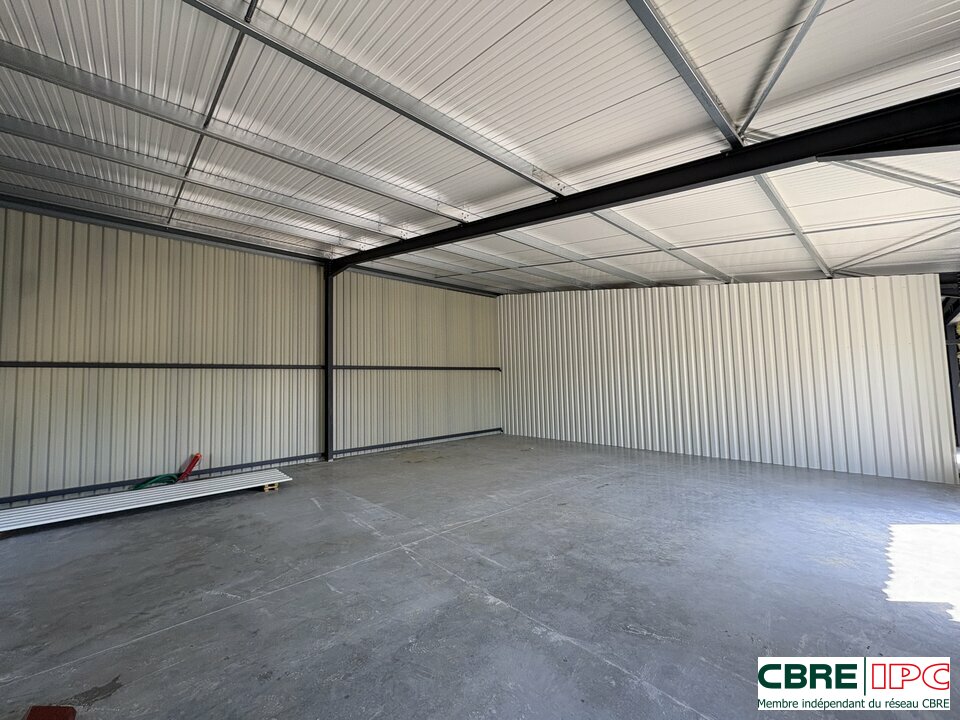 CBRE IPC Immobilier d'entreprise LOCATION Local d'activités   8347PC