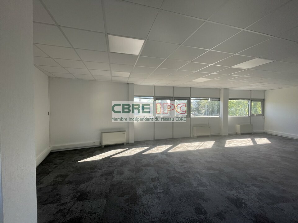 CBRE IPC Immobilier d'entreprise LOCATION Bureau PAU 7517FL