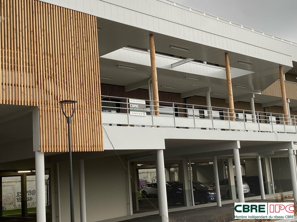 CBRE IPC Immobilier d'entreprise VENTE Local commercial  DAX 7636YA3