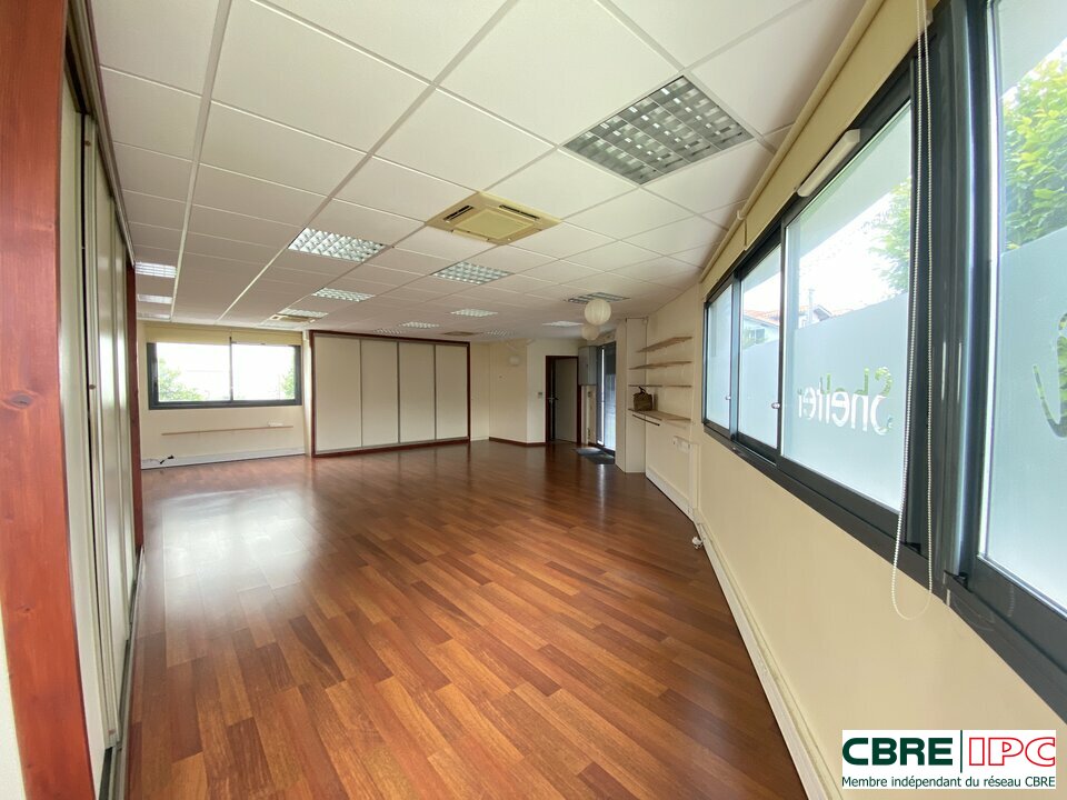 CBRE IPC Immobilier d'entreprise LOCATION Bureau BIARRITZ 7979FD