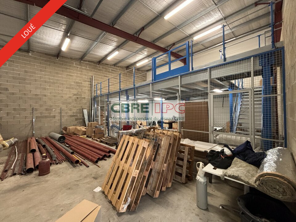 CBRE IPC Immobilier d'entreprise LOCATION Local d'activités PAU 8055FL