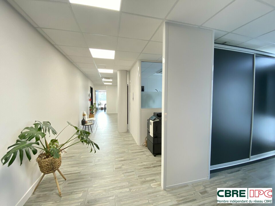 CBRE IPC Immobilier d'entreprise VENTE Bureau ANGLET 8151FD