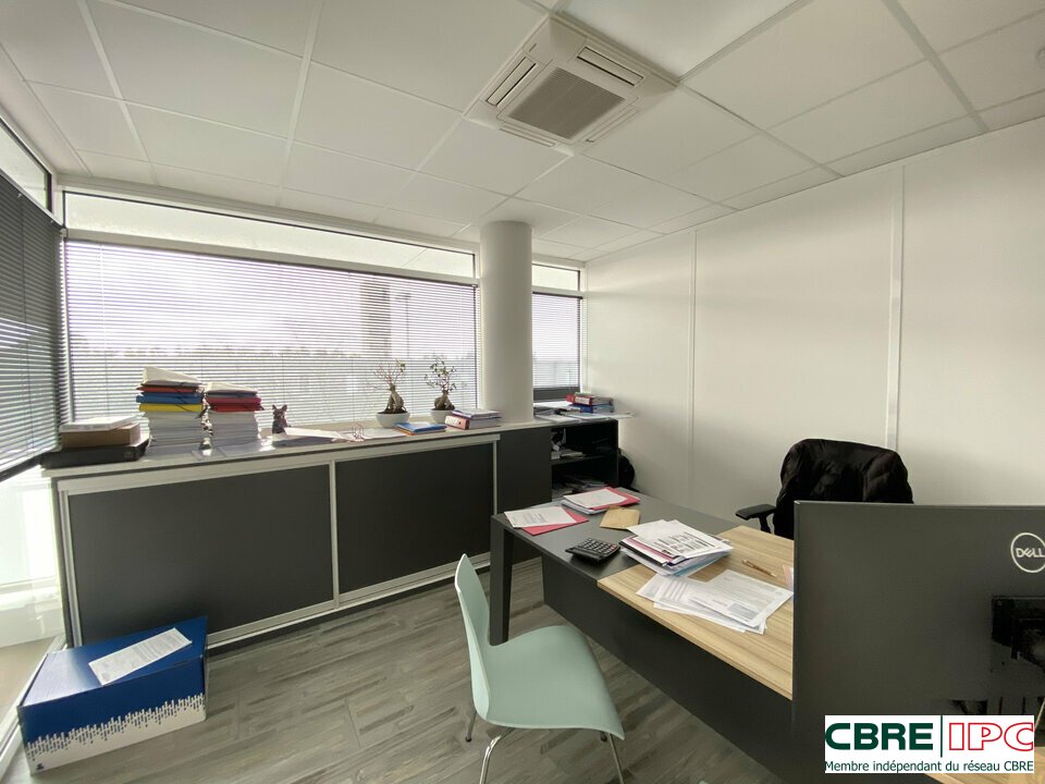 CBRE IPC Immobilier d'entreprise VENTE Bureau ANGLET 8151FD