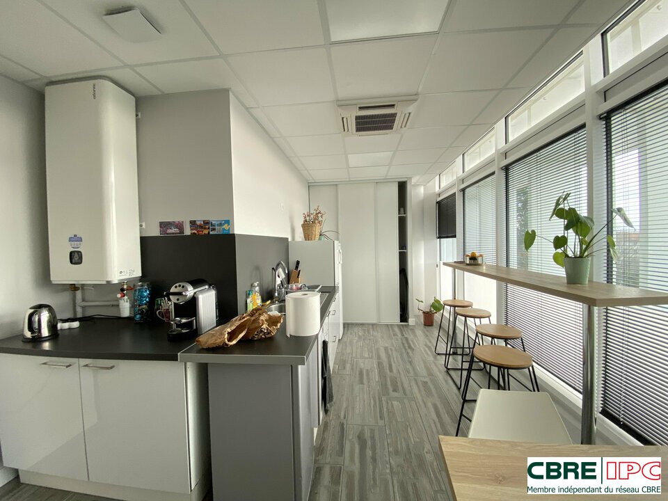 CBRE IPC Immobilier d'entreprise VENTE Bureau ANGLET 8151FD