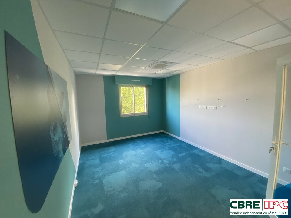 CBRE IPC Immobilier d'entreprise LOCATION Bureau  MONT DE MARSAN 8200YA