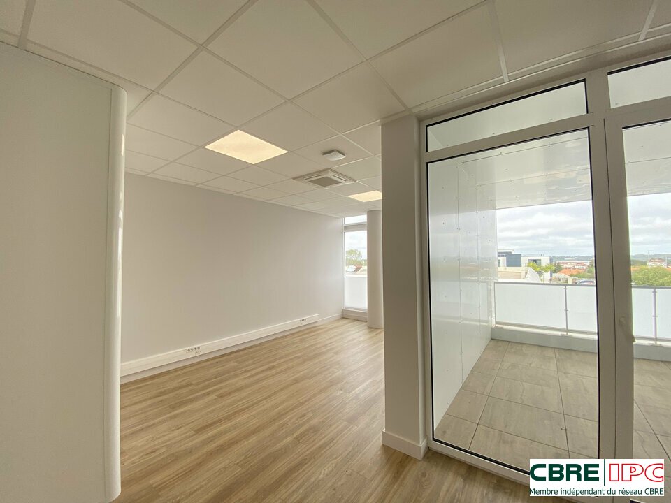 CBRE IPC Immobilier d'entreprise VENTE Bureau ANGLET 8204FD