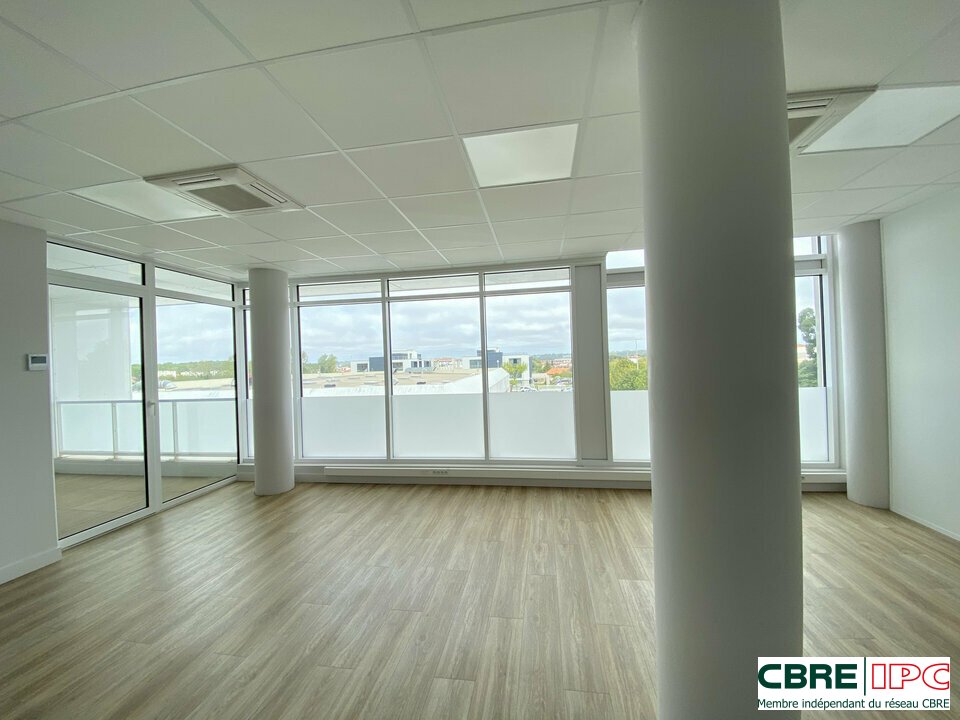 CBRE IPC Immobilier d'entreprise VENTE Bureau ANGLET 8204FD