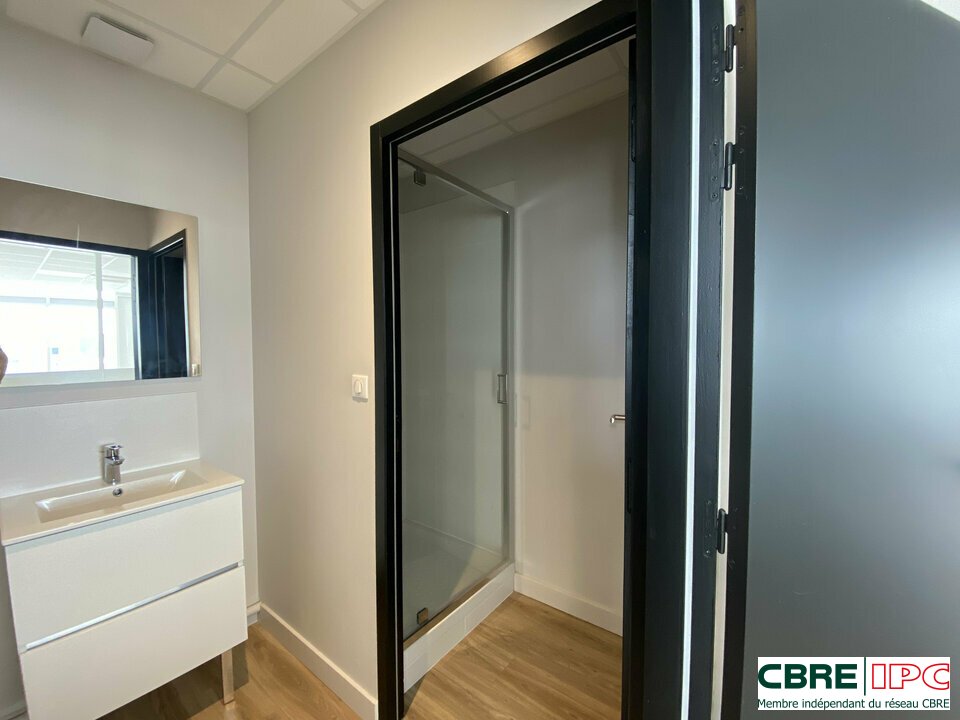 CBRE IPC Immobilier d'entreprise VENTE Bureau ANGLET 8204FD