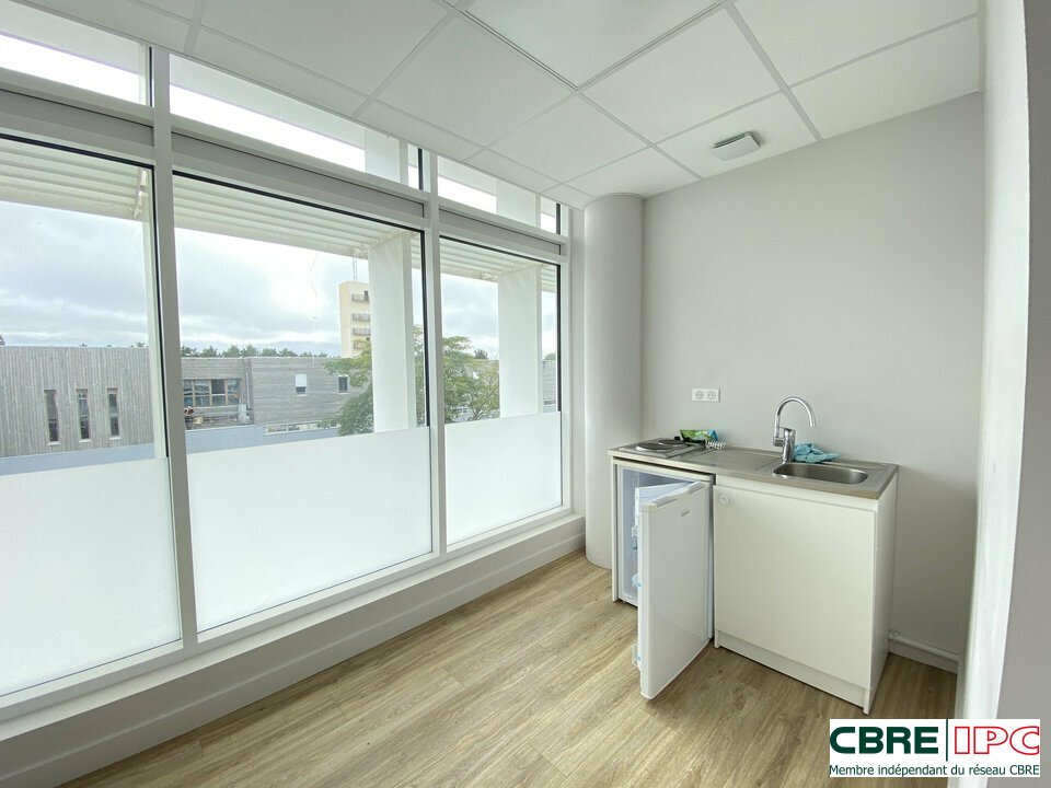 CBRE IPC Immobilier d'entreprise VENTE Bureau ANGLET 8204FD