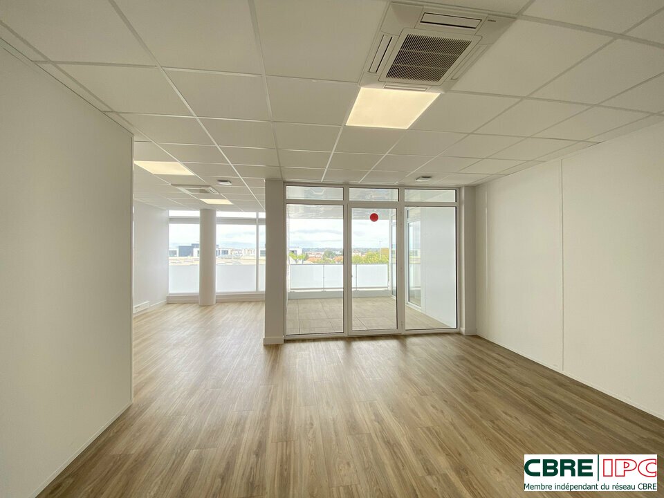 CBRE IPC Immobilier d'entreprise VENTE Bureau ANGLET 8204FD