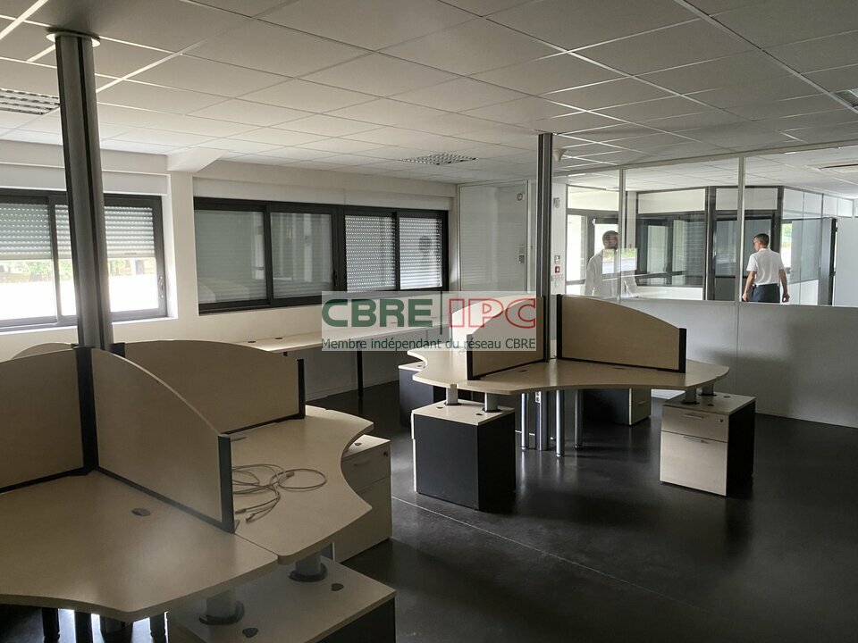 CBRE IPC Immobilier d'entreprise VENTE Local d'activités SAINT AVIT 8246YA
