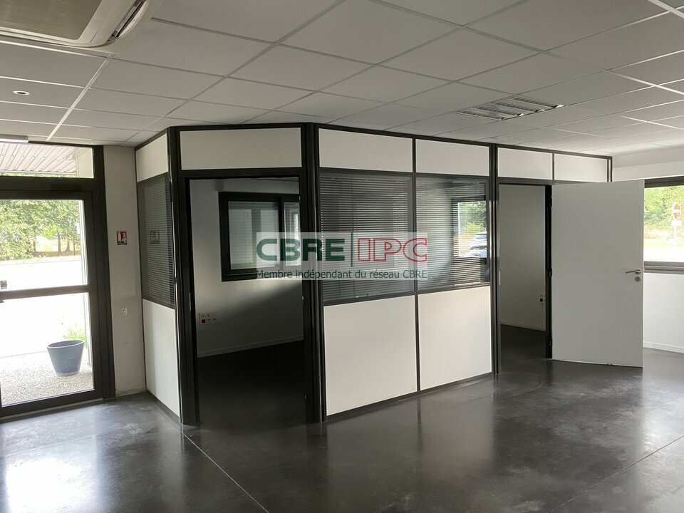 CBRE IPC Immobilier d'entreprise VENTE Local d'activités SAINT AVIT 8246YA
