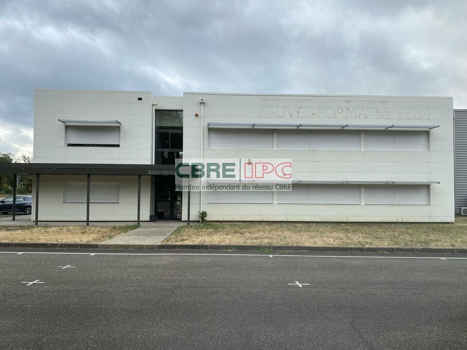 CBRE IPC Immobilier d'entreprise VENTE Local d'activités SAINT AVIT 8246YA