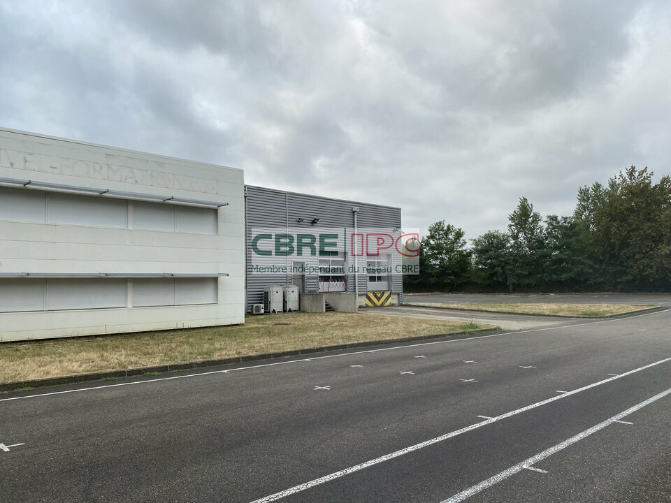CBRE IPC Immobilier d'entreprise VENTE Local d'activités SAINT AVIT 8246YA